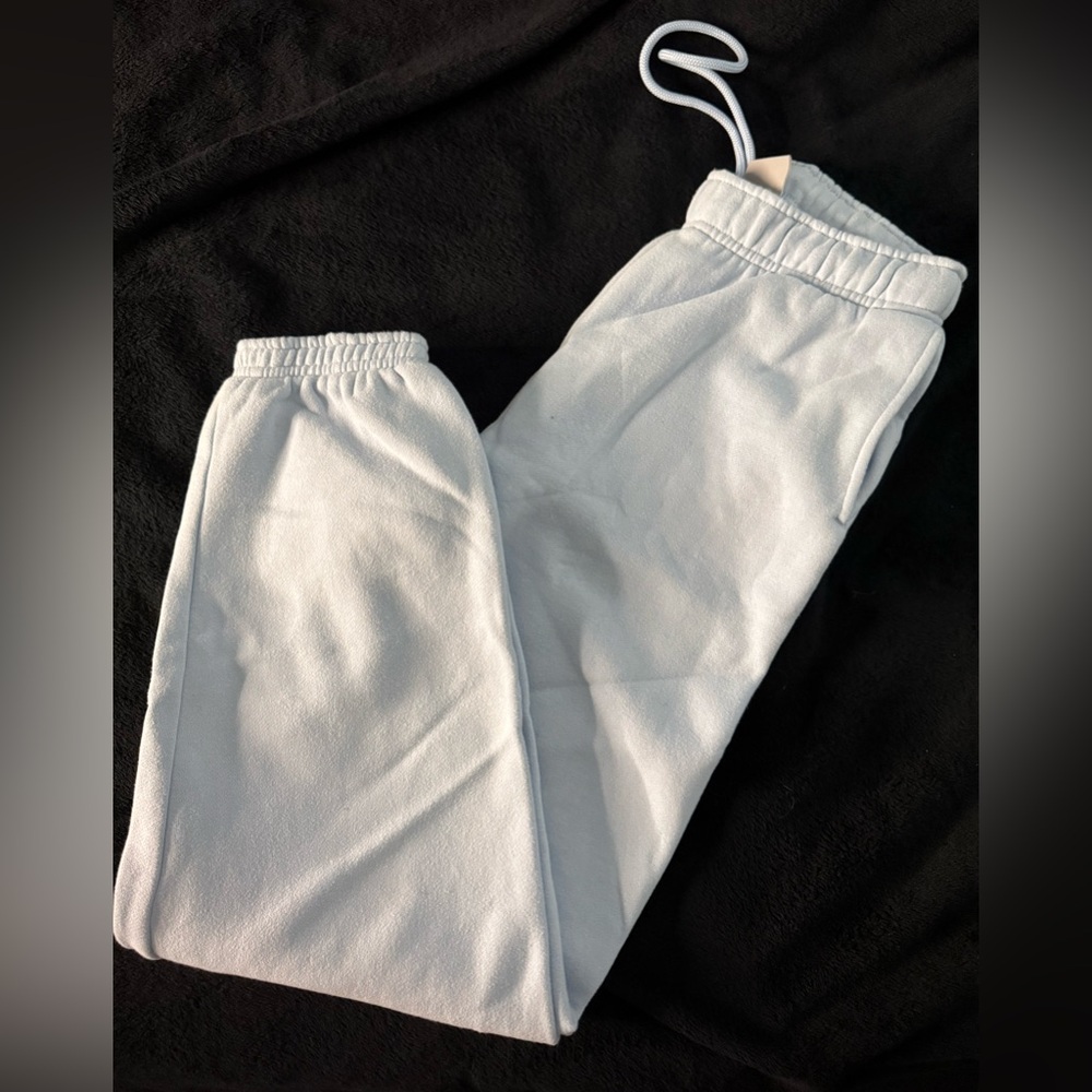 Aritzia TNA Cozy fleece Mega Sweatpants - Picture 2 of 4